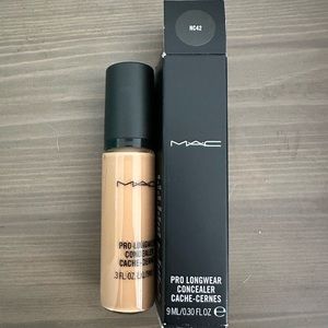 Mac Pro Longwear concealer nc42